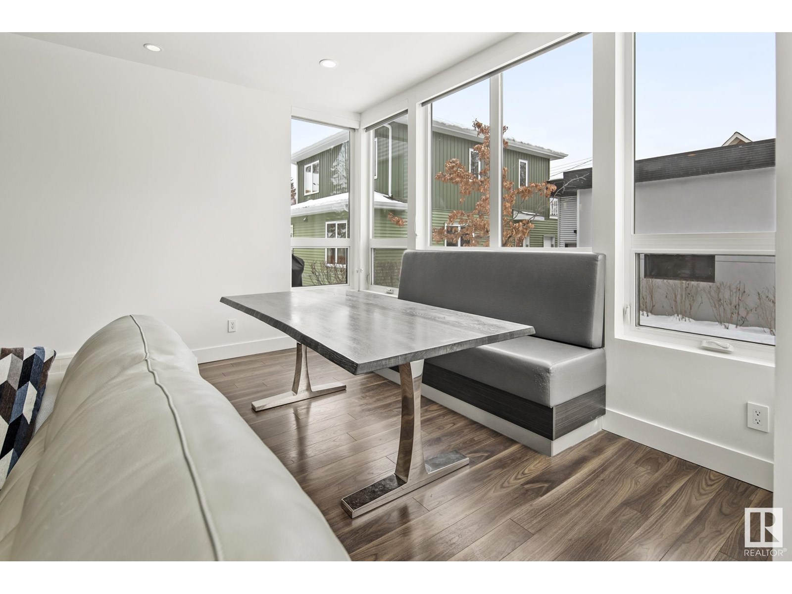 Property at 9303 94 ST NW image 3