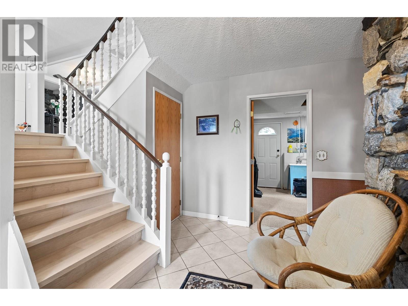 2430 CRESTVIEW Road West Kelowna Photo 5 2430 CRESTVIEW Road West Kelowna Photo 5