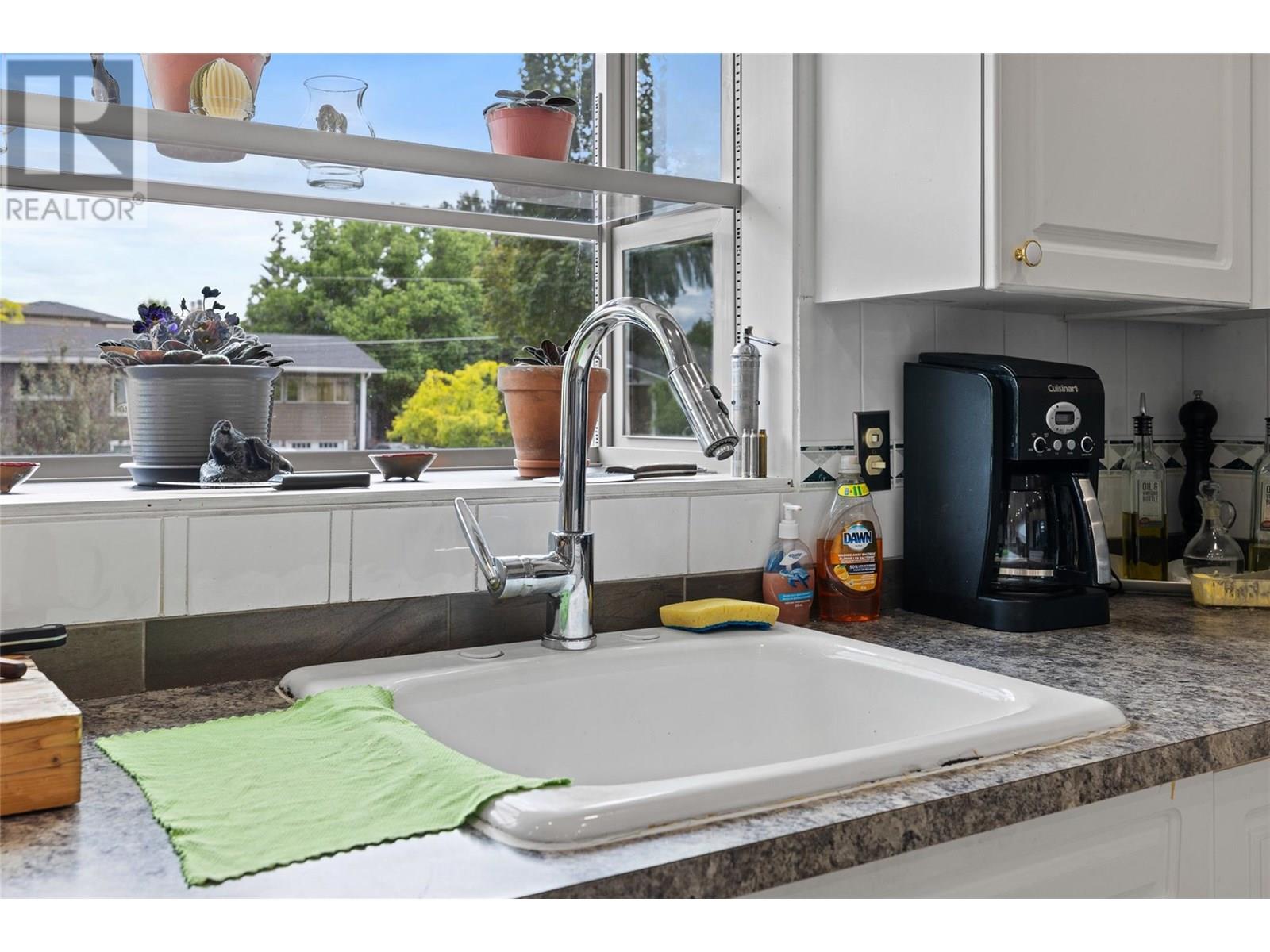 2430 CRESTVIEW Road West Kelowna Photo 10 2430 CRESTVIEW Road West Kelowna Photo 10