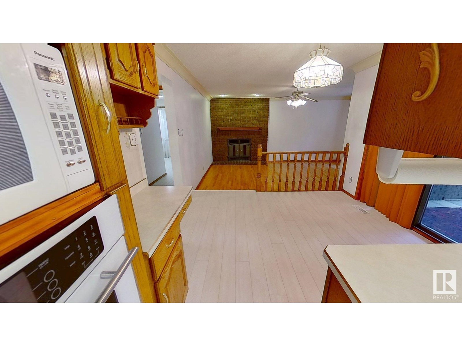 Property at 10411 21 AV NW image 1