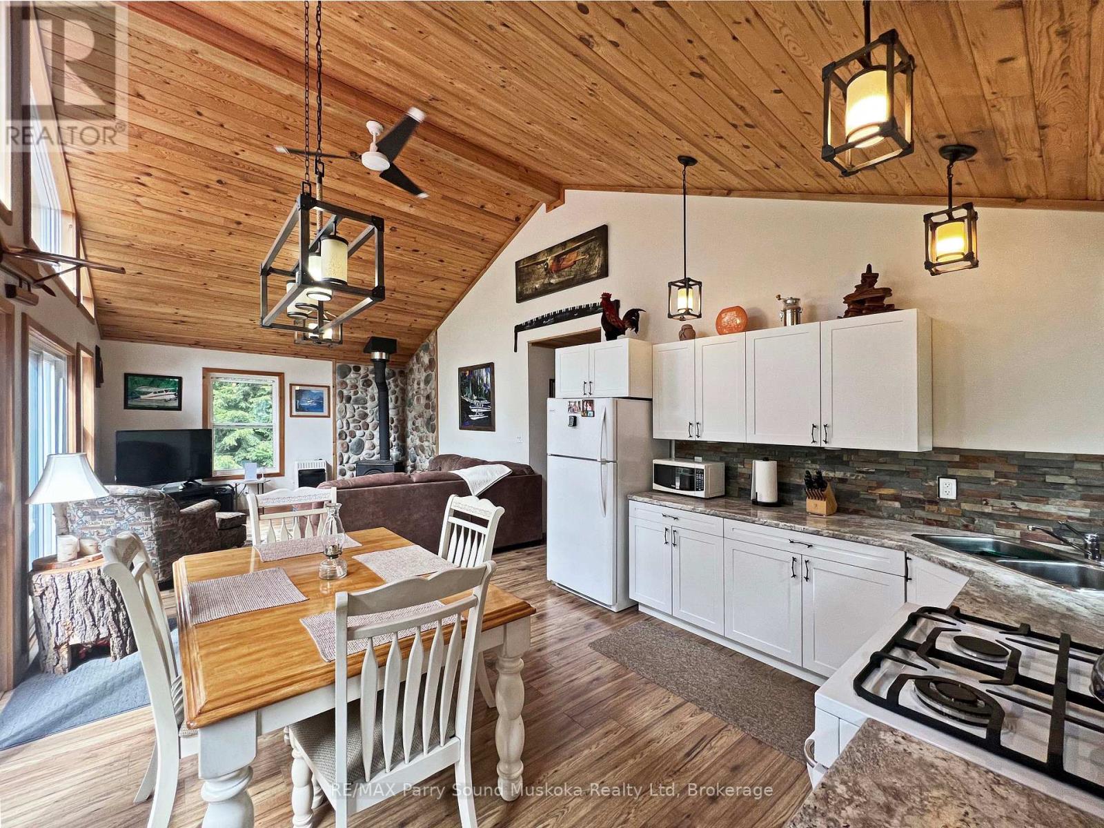 994 Toad Lake, Parry Sound Remote Area, Ontario  P0H 1S0 - Photo 15 - X12226547
