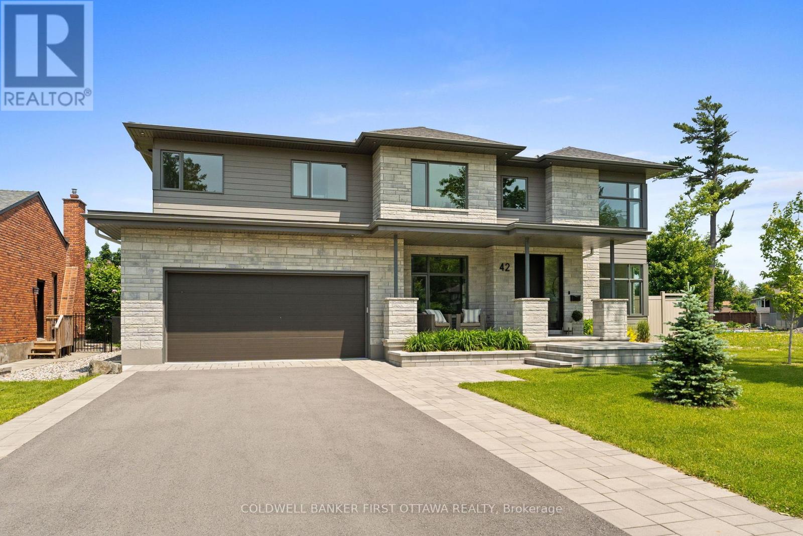 Property at 42 PARKLAND CRESCENT image 3