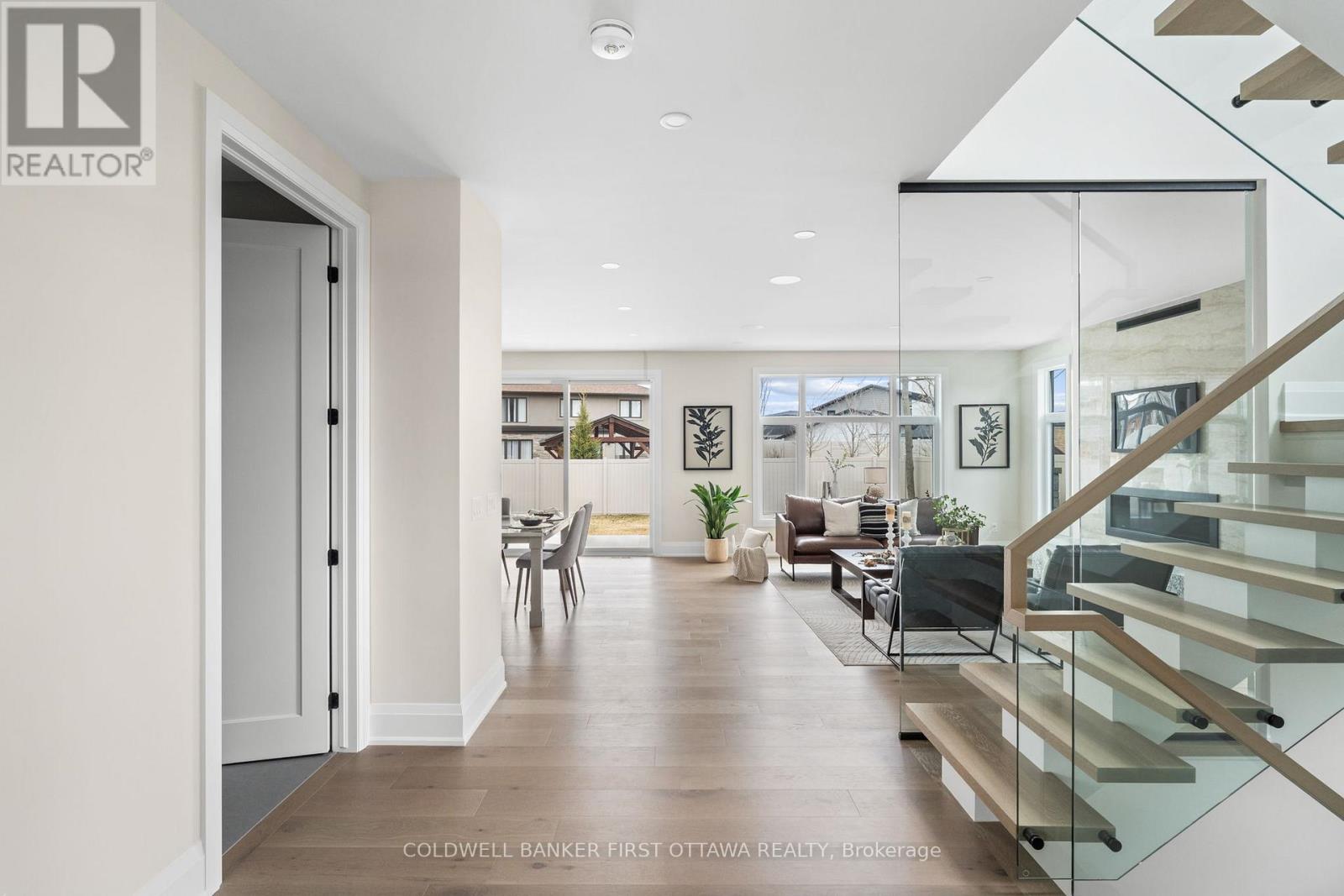 Property at 42 PARKLAND CRESCENT image 5