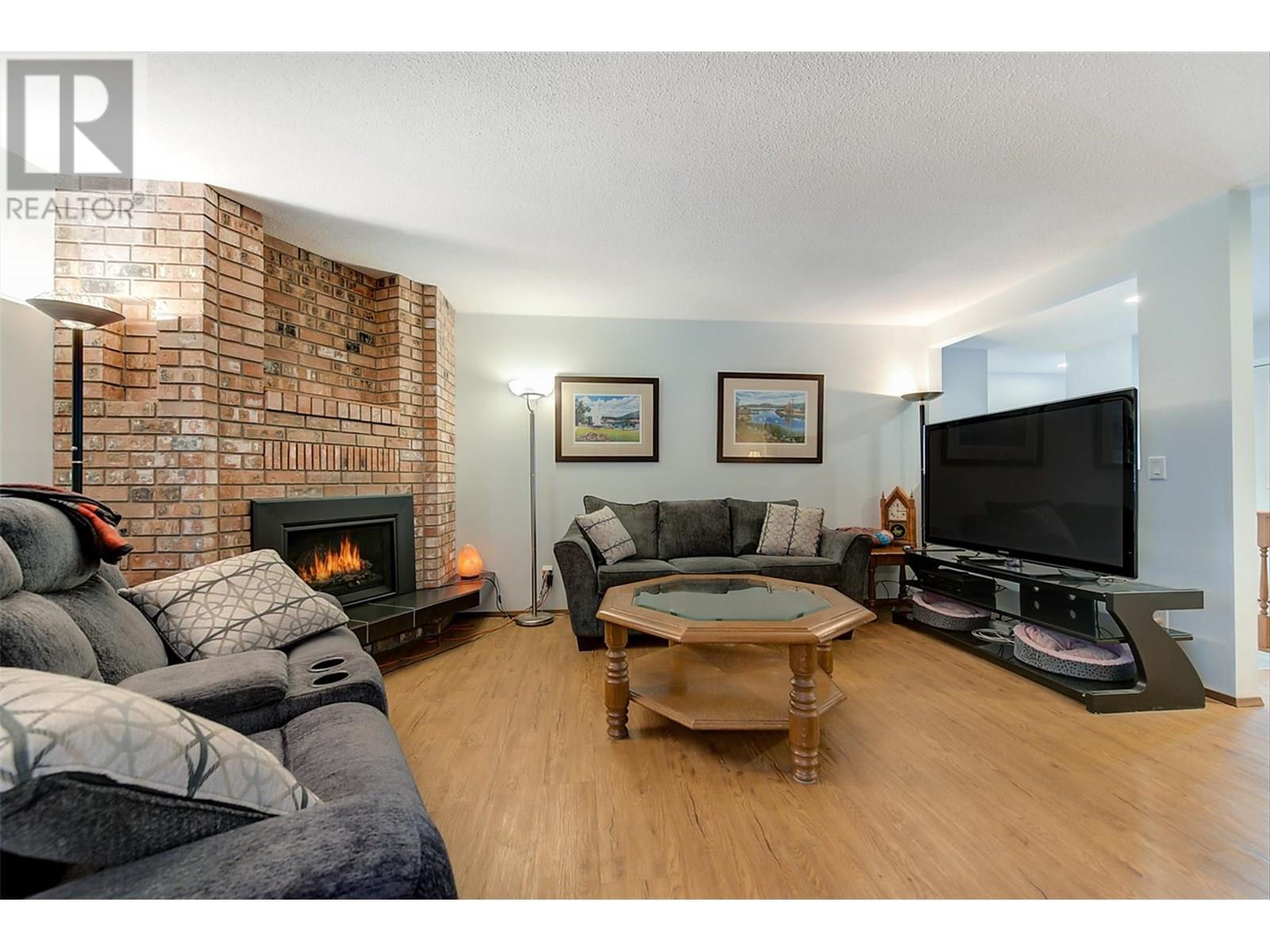 Property at 1370 Springfield Road image 3
