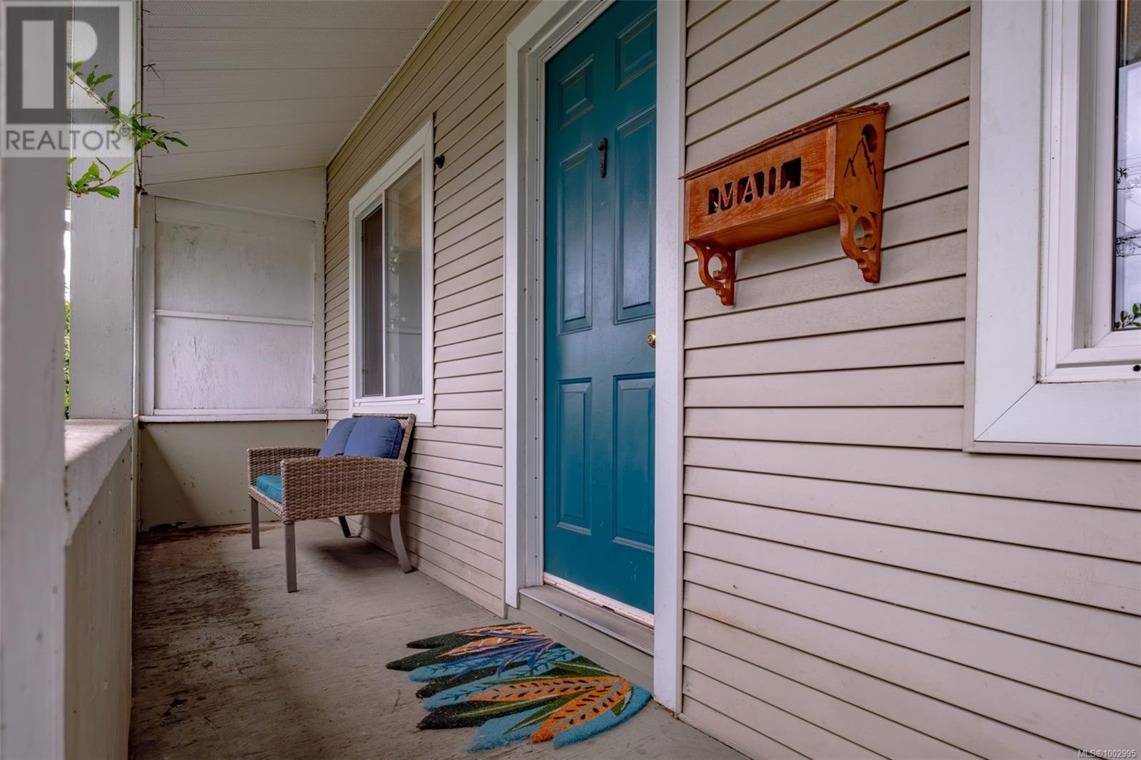 Property at 50 Irwin St image 3