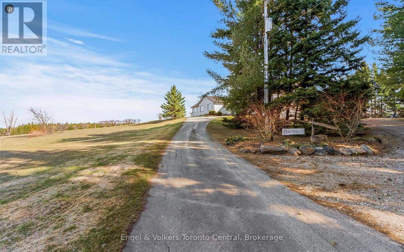 9263 91 County Road, Clearview, Ontario  L0M 1H0 - Photo 43 - S12093299