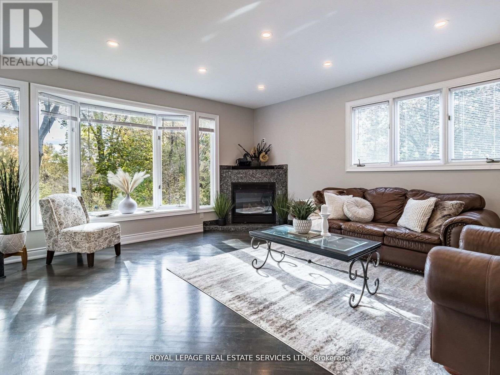 Property at 39 CLARENCE STREET image 5