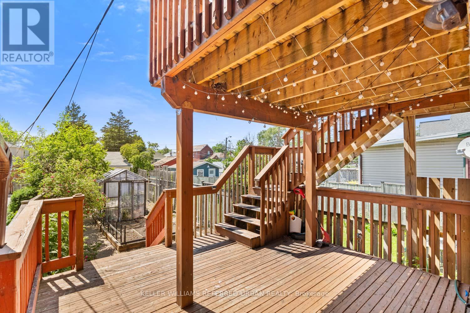 Property at 32 CASTLETON AVENUE image 2