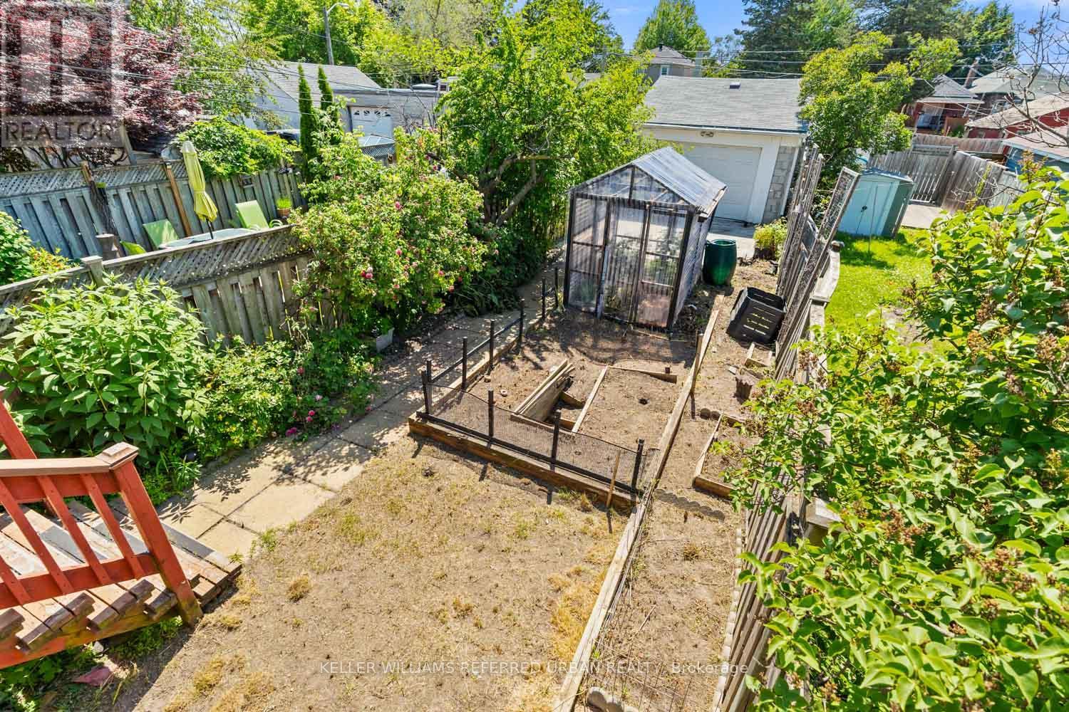 Property at 32 CASTLETON AVENUE image 3