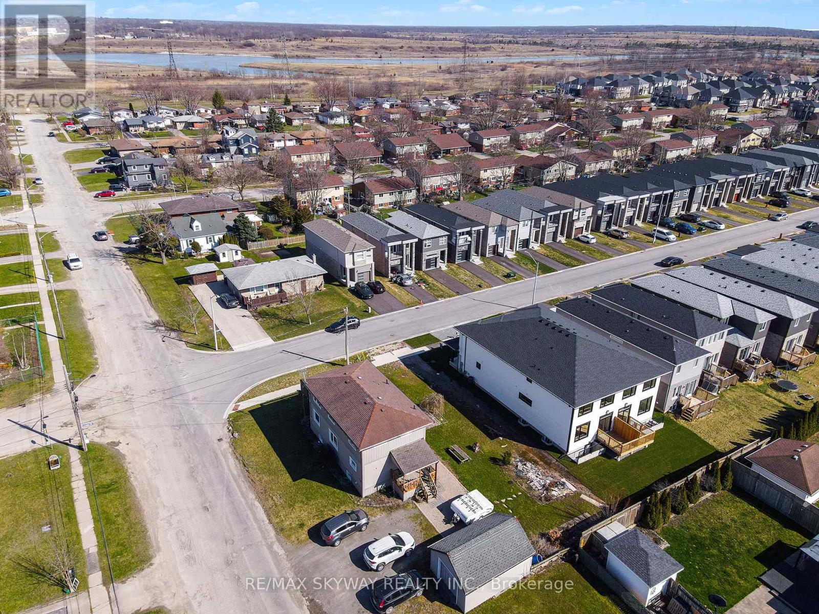 162 Louise Street, Welland (Lincoln/crowland), Ontario  L3B 5H2 - Photo 12 - X12226443