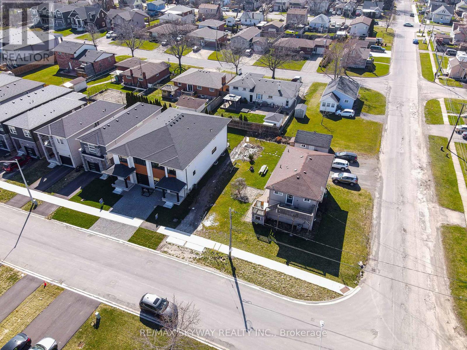 162 Louise Street, Welland (Lincoln/crowland), Ontario  L3B 5H2 - Photo 7 - X12226443