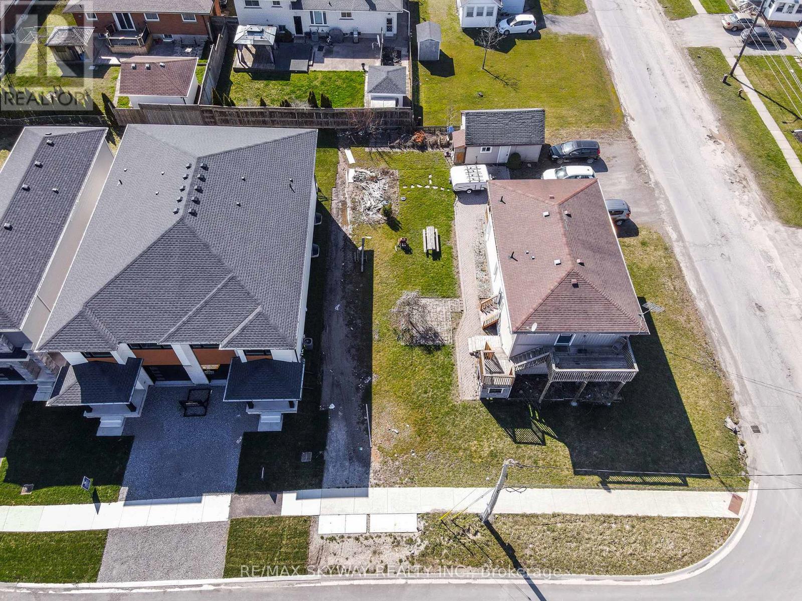 162 Louise Street, Welland (Lincoln/crowland), Ontario  L3B 5H2 - Photo 9 - X12226443