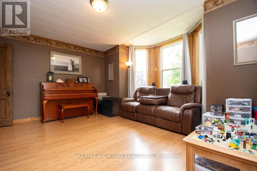 132 King Street, Kawartha Lakes, Ontario  K0M 2T0 - Photo 10 - X12226721