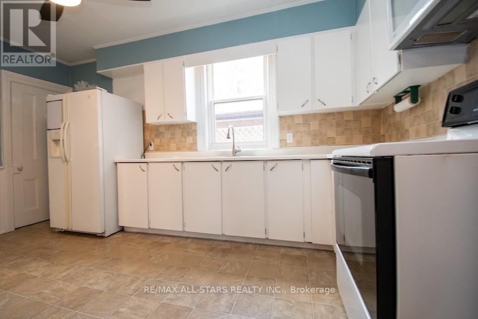 132 King Street, Kawartha Lakes, Ontario  K0M 2T0 - Photo 5 - X12226721