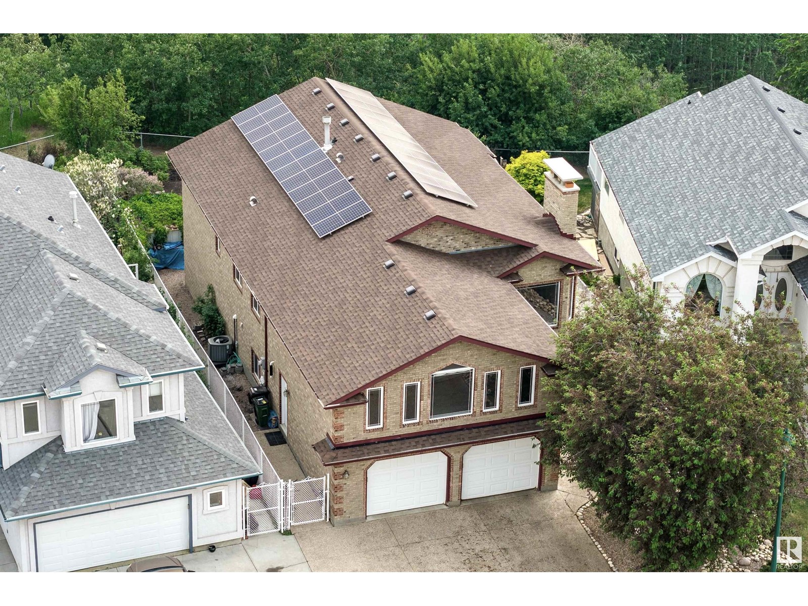 Property at 3811 130 AV NW image 2