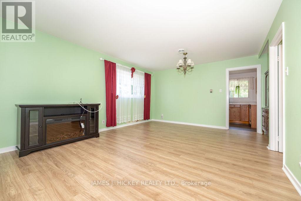 28 Lasalle Drive, Deep River, Ontario  K0J 1P0 - Photo 11 - X12226754