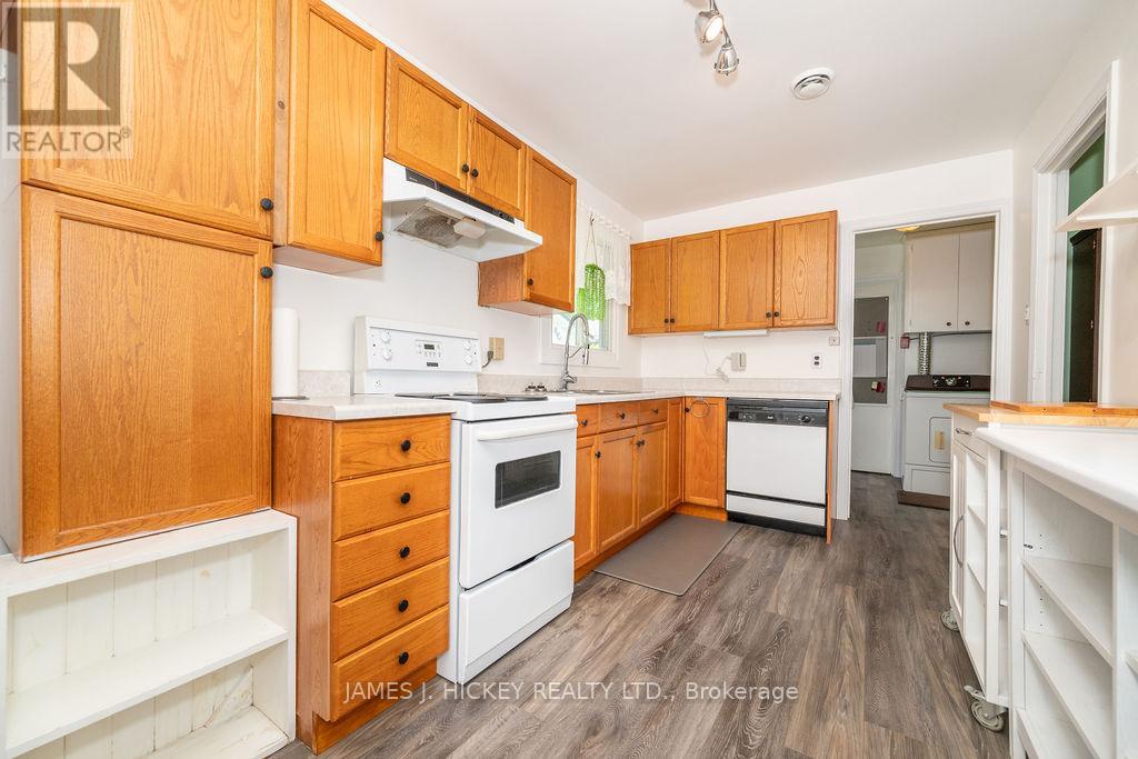 28 Lasalle Drive, Deep River, Ontario  K0J 1P0 - Photo 3 - X12226754