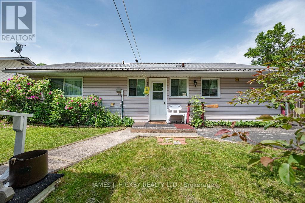 28 Lasalle Drive, Deep River, Ontario  K0J 1P0 - Photo 31 - X12226754