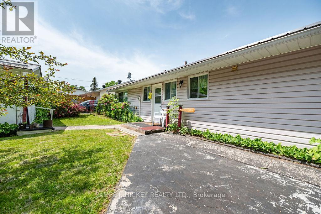 28 Lasalle Drive, Deep River, Ontario  K0J 1P0 - Photo 32 - X12226754