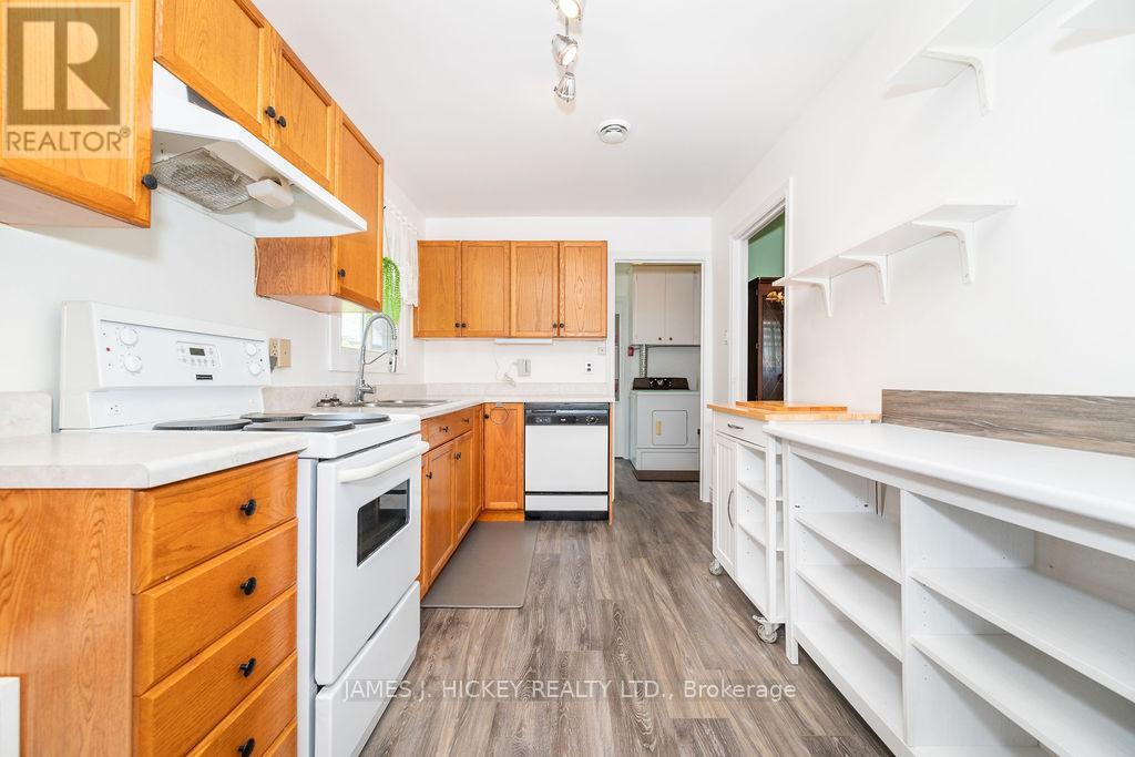 28 Lasalle Drive, Deep River, Ontario  K0J 1P0 - Photo 6 - X12226754