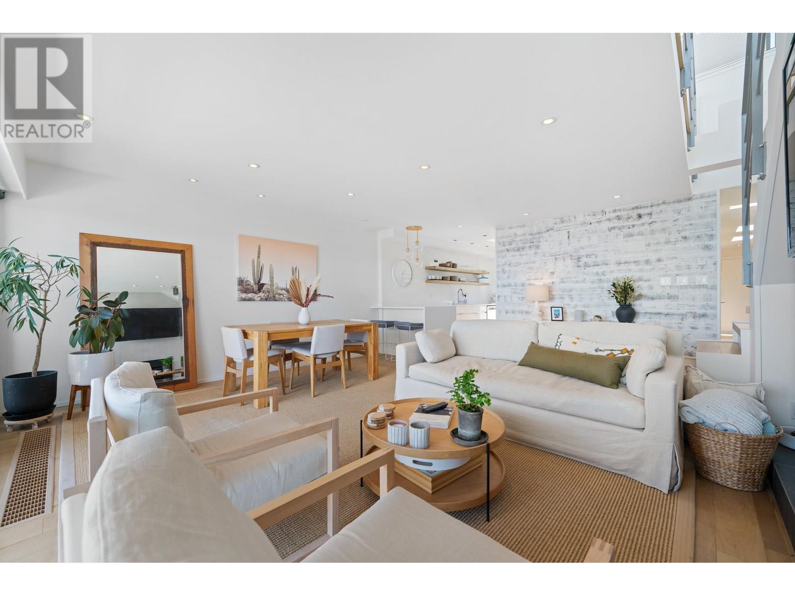 Property at 41 2238 FOLKESTONE WAY image 2