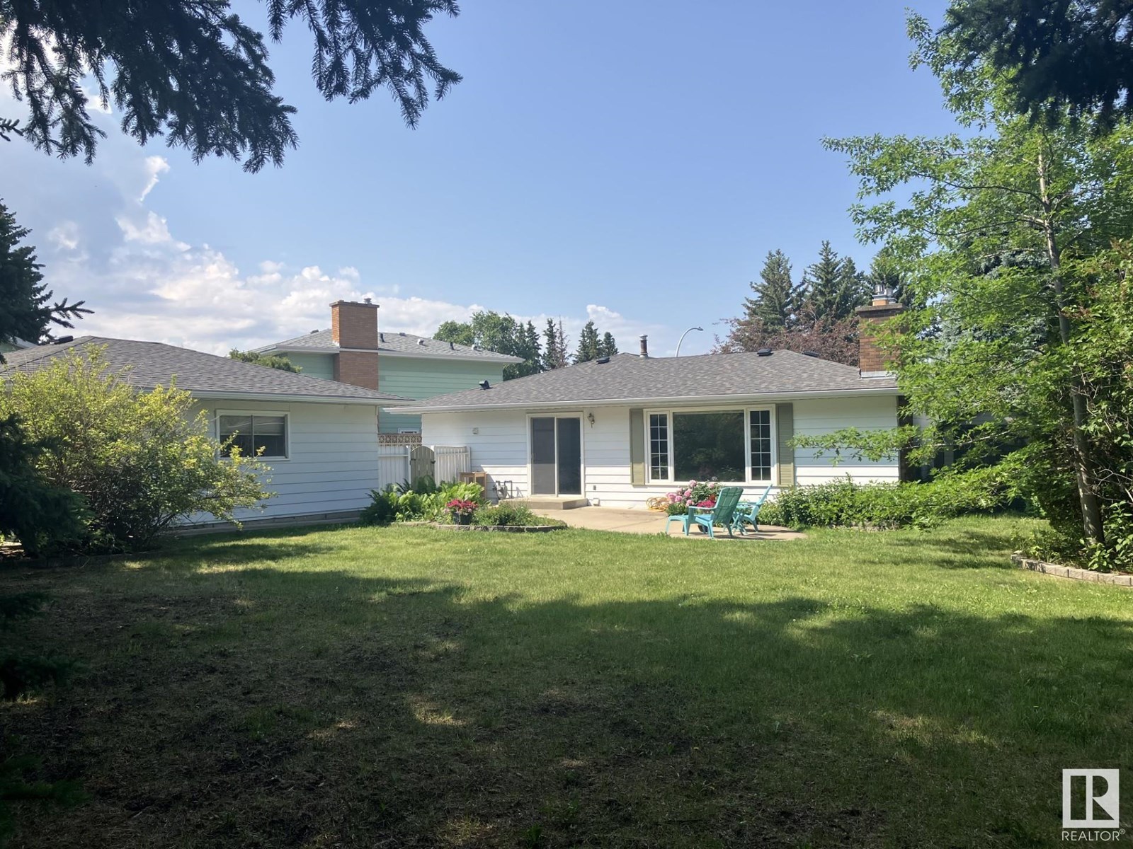 Property at 5831 143 A ST NW image 3