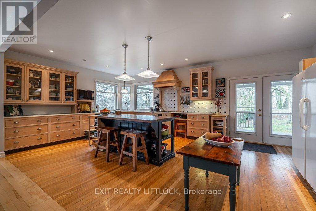 Property at 57 KING STREET E image 1