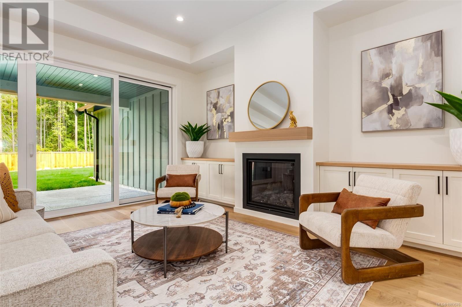 Property at 504 Juniper Dr image 3