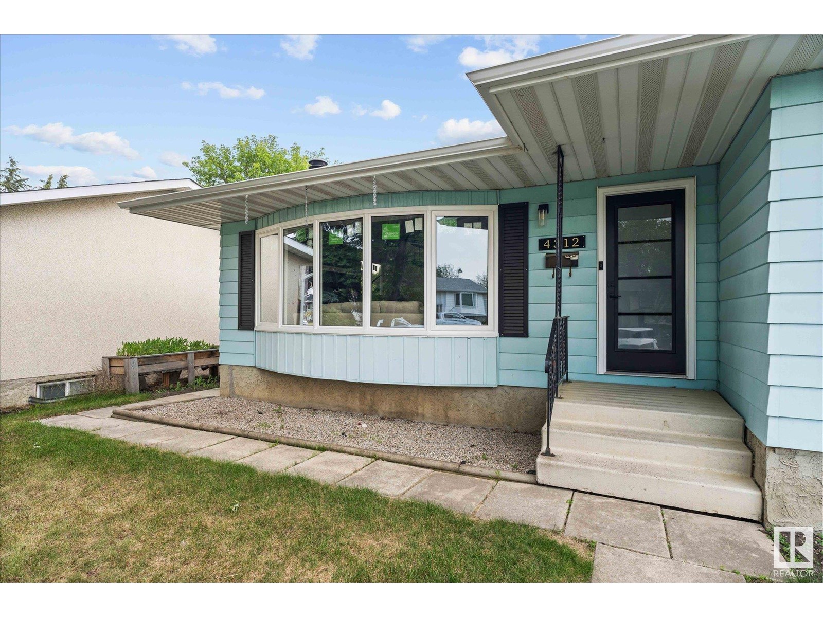 Property at 4312 40 AV image 3