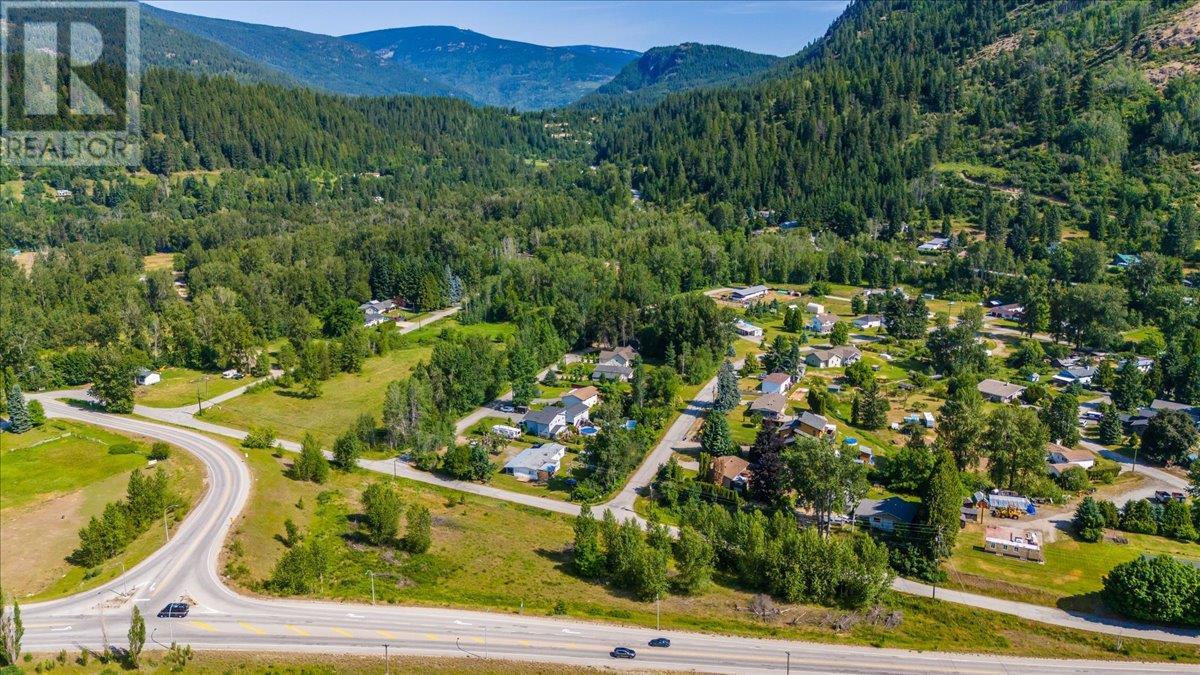 2170 Bayview Road, Castlegar, British Columbia  V1N 4T7 - Photo 12 - 10350549