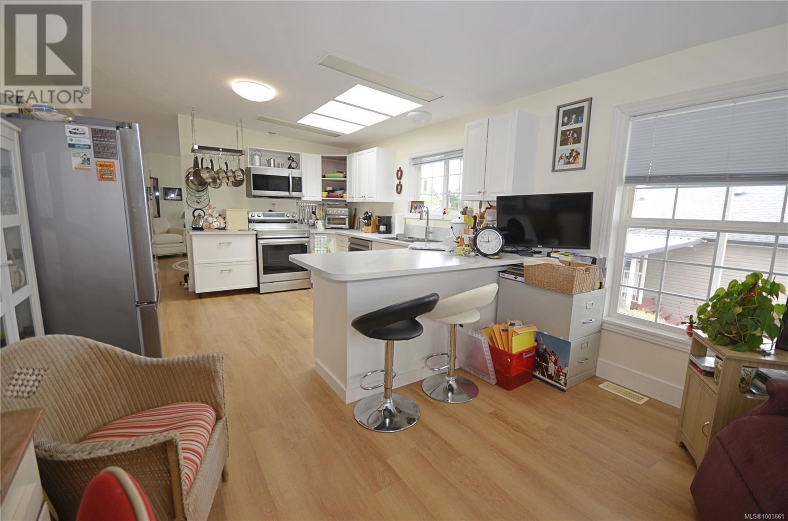 Property at 70 658 Alderwood Dr image 5