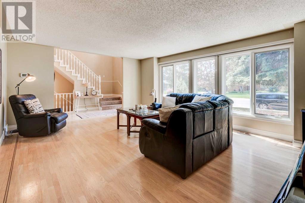 Property at 712 Lake Placid Drive SE image 4