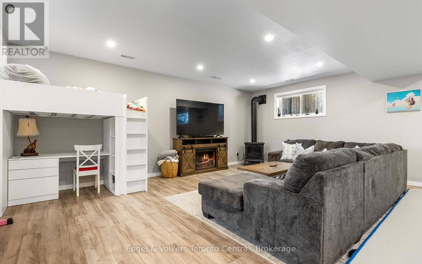 131 Arthur Street E, Blue Mountains, Ontario  N0H 2P0 - Photo 21 - X12084040