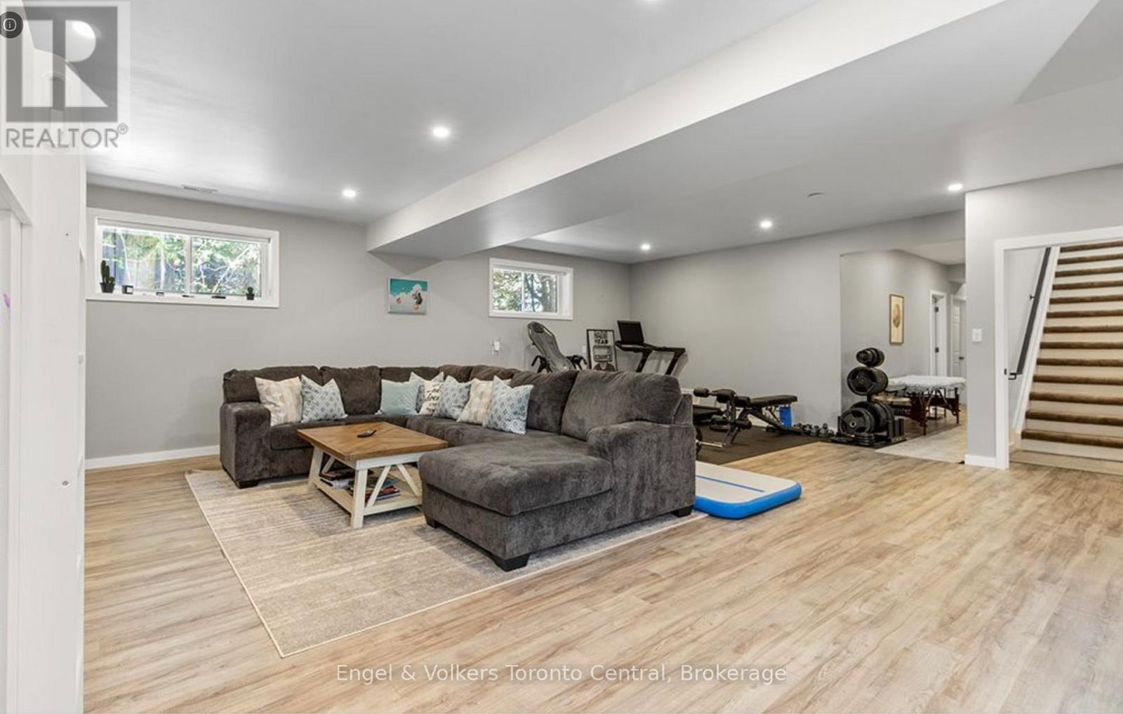 131 Arthur Street E, Blue Mountains, Ontario  N0H 2P0 - Photo 20 - X12084040