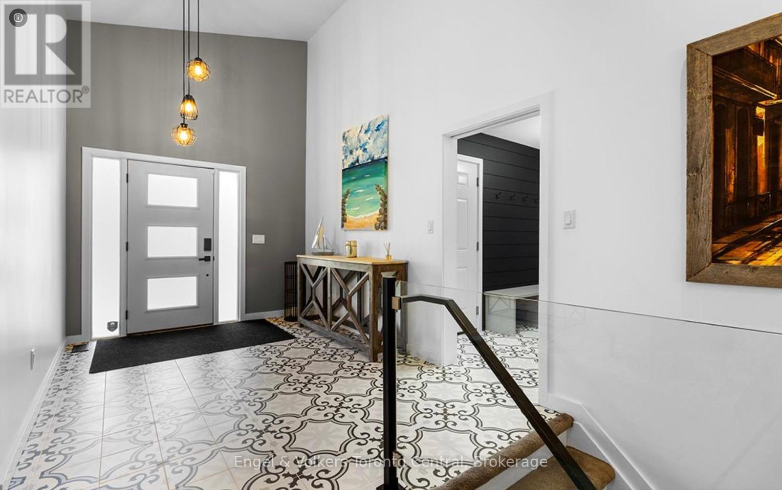 Property at 131 ARTHUR STREET E image 3