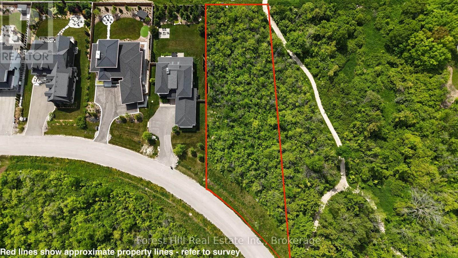 124 Interlaken Court, Blue Mountains, Ontario  L9Y 0B8 - Photo 2 - X11895020