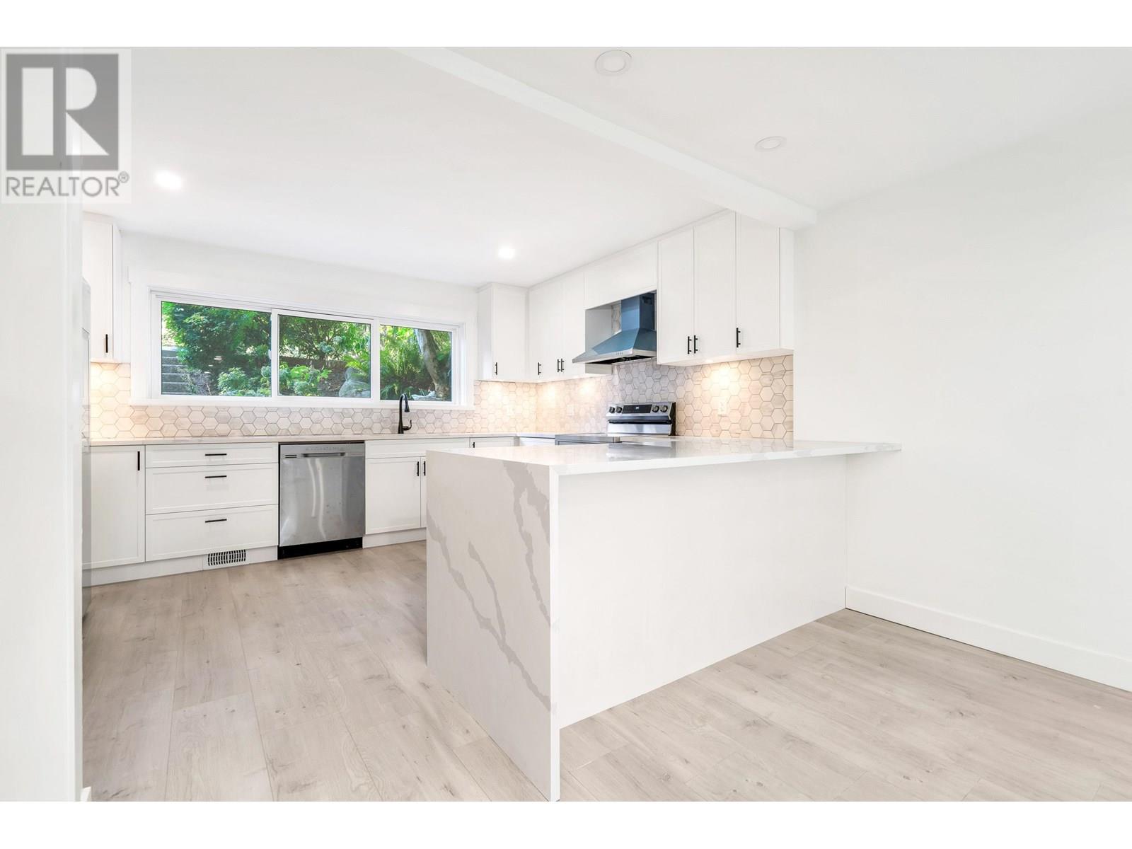 Property at 1126 CHATEAU PLACE image 3