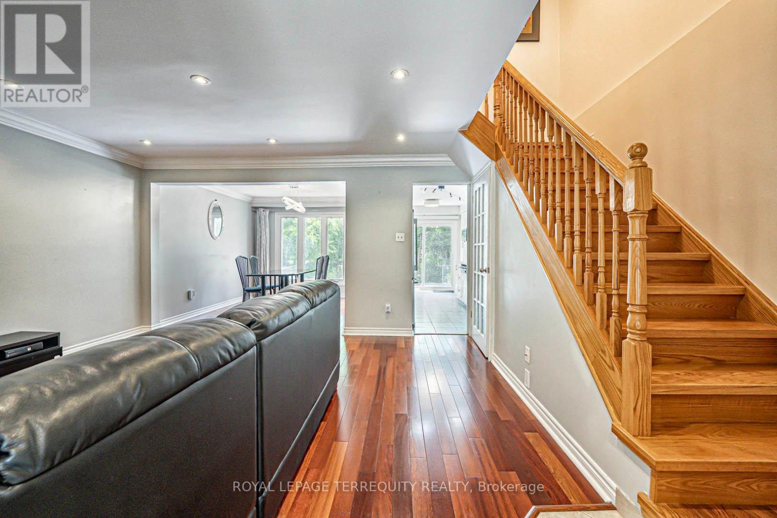 Property at 40 PEPPERELL CRESCENT image 3