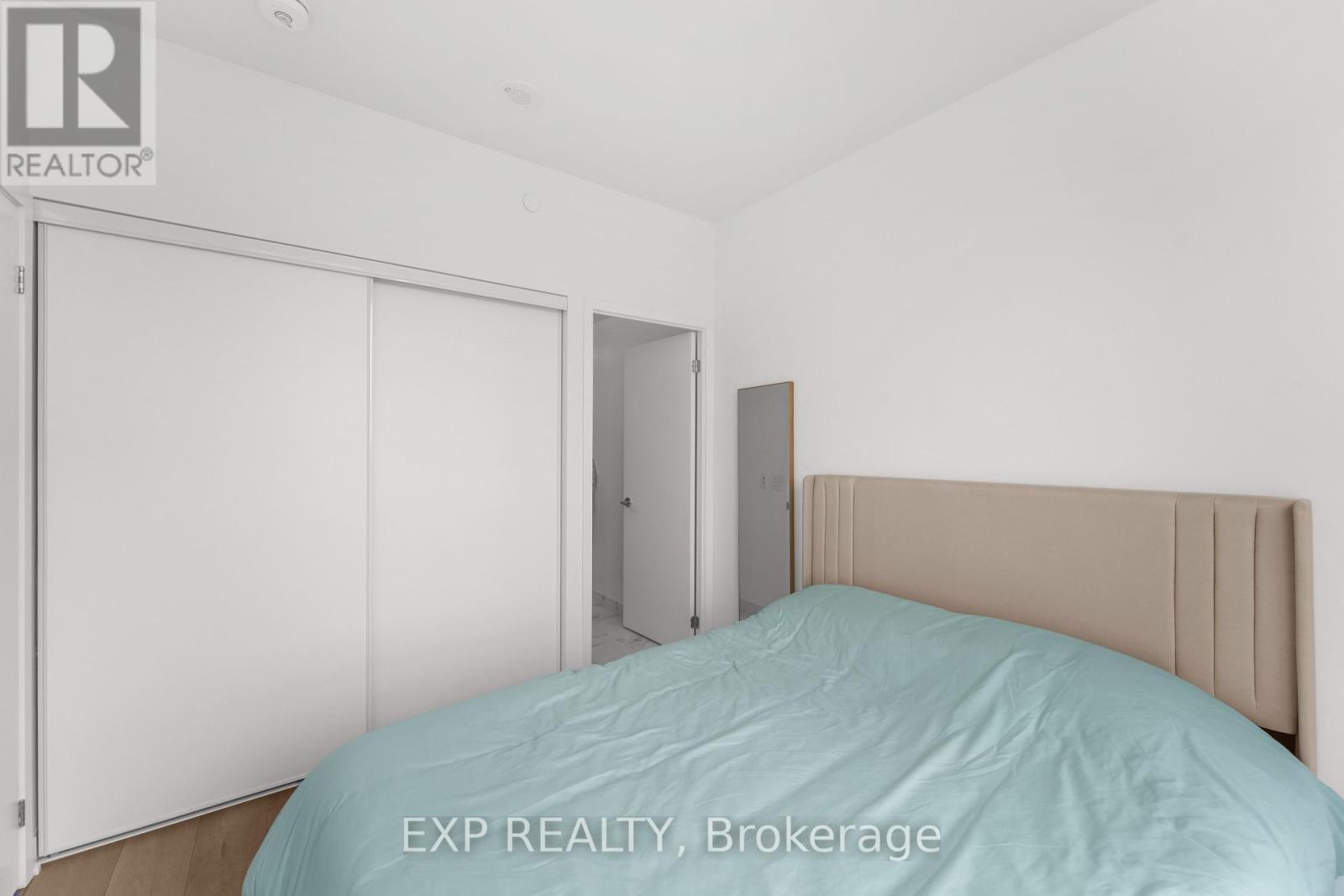 1120 - 10 Honeycrisp Crescent, Vaughan (Vaughan Corporate Centre), Ontario  L4K 0M4 - Photo 9 - N12226748