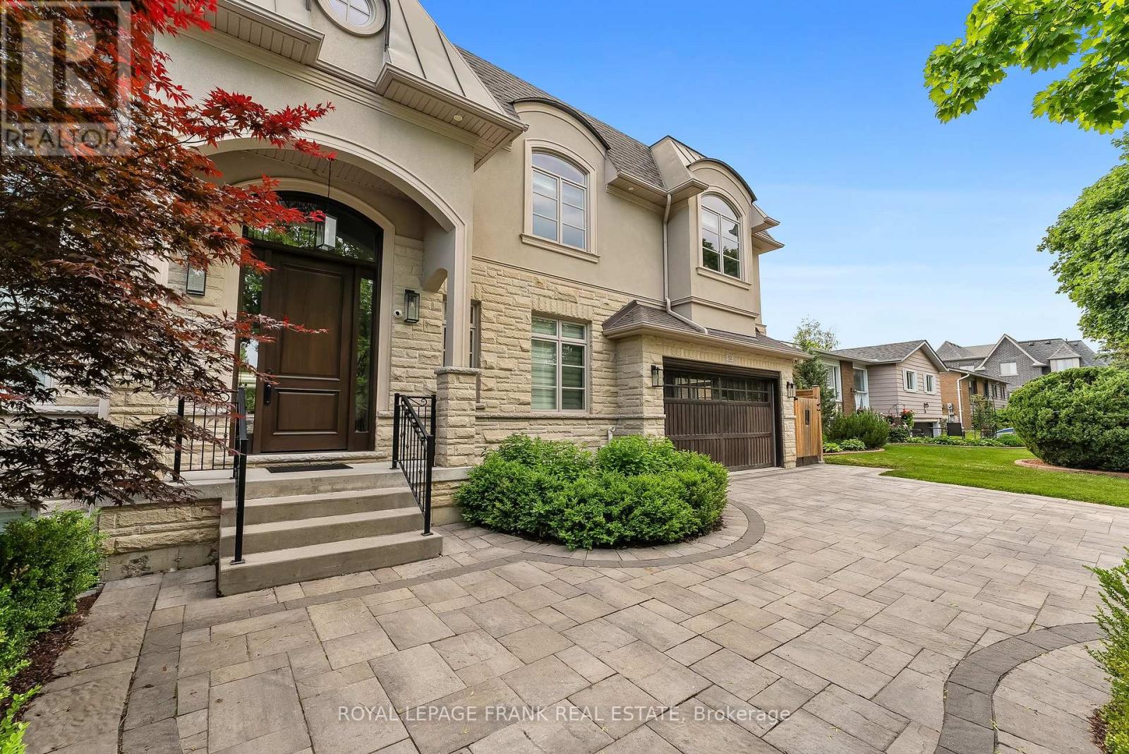 Property at 52 WOOTTEN WAY N image 2