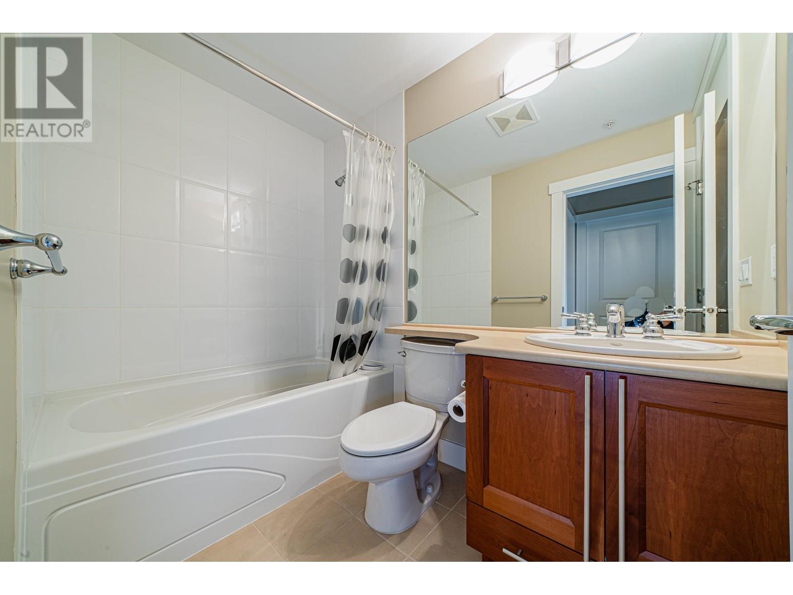 Listing Picture 14 of 18 : 305 4759 VALLEY DRIVE, Vancouver / 溫哥華 - 魯藝地產 Yvonne Lu Group - MLS Medallion Club Member