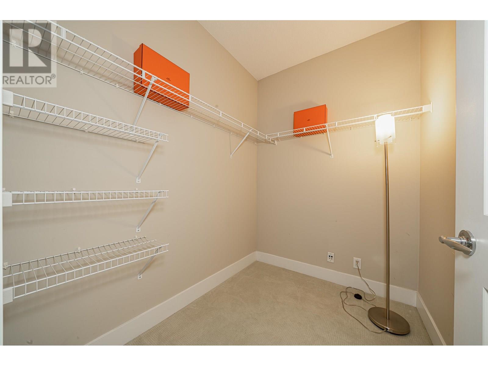 Listing Picture 12 of 18 : 305 4759 VALLEY DRIVE, Vancouver / 溫哥華 - 魯藝地產 Yvonne Lu Group - MLS Medallion Club Member