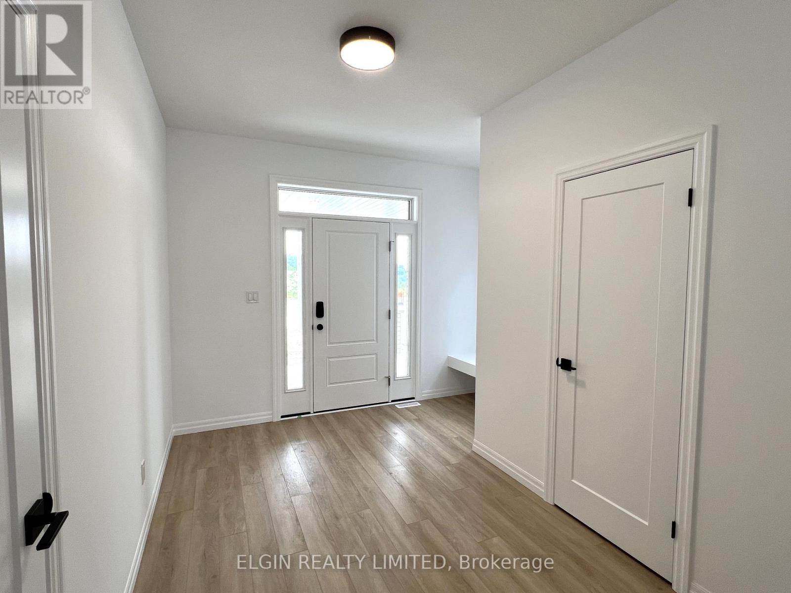 Property at 39 HEMLOCK CRESCENT image 4