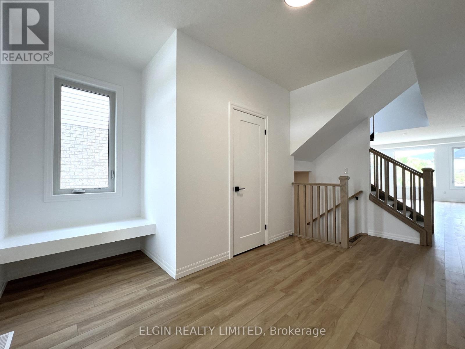 Property at 39 HEMLOCK CRESCENT image 5