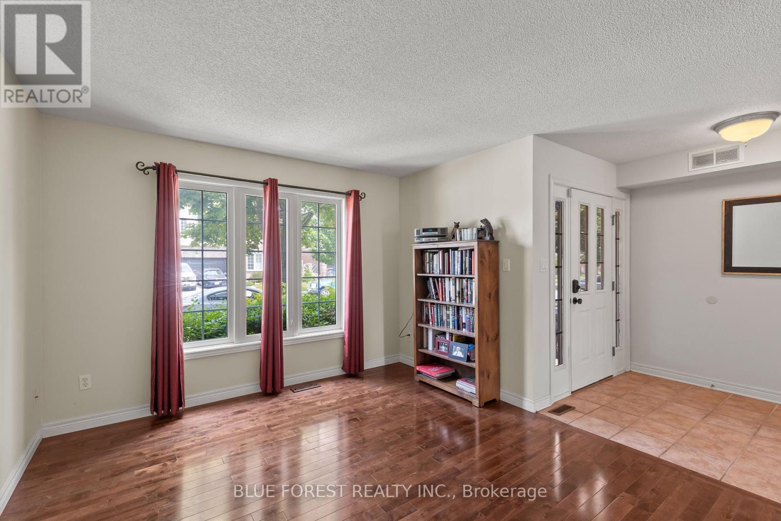 258 South Leaksdale Circle, London South, Ontario  N6M 1K3 - Photo 7 - X12226924
