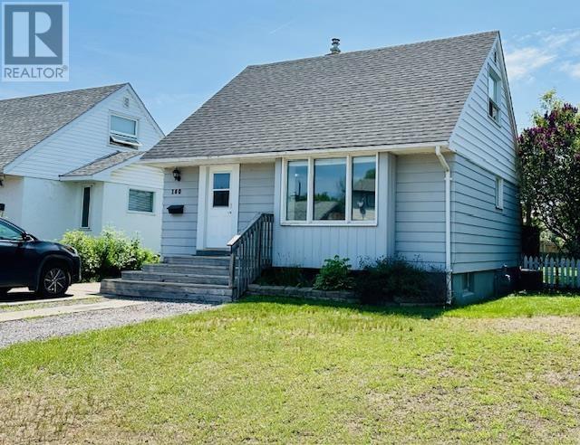 Property at 180 Christina ST E image 1