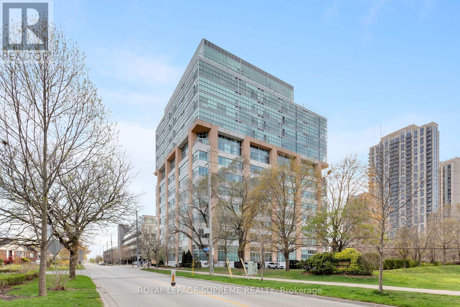 Property at 209 - 2 FIELDWAY ROAD image 3