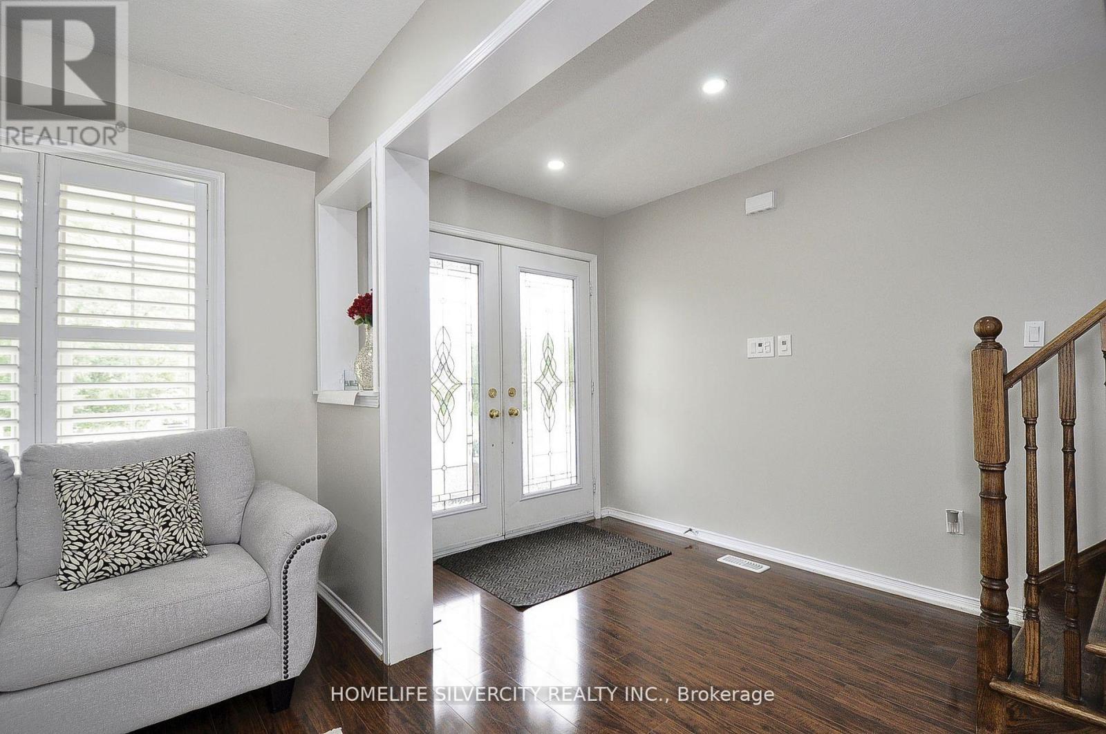 Property at 178 HUNTER WAY image 3