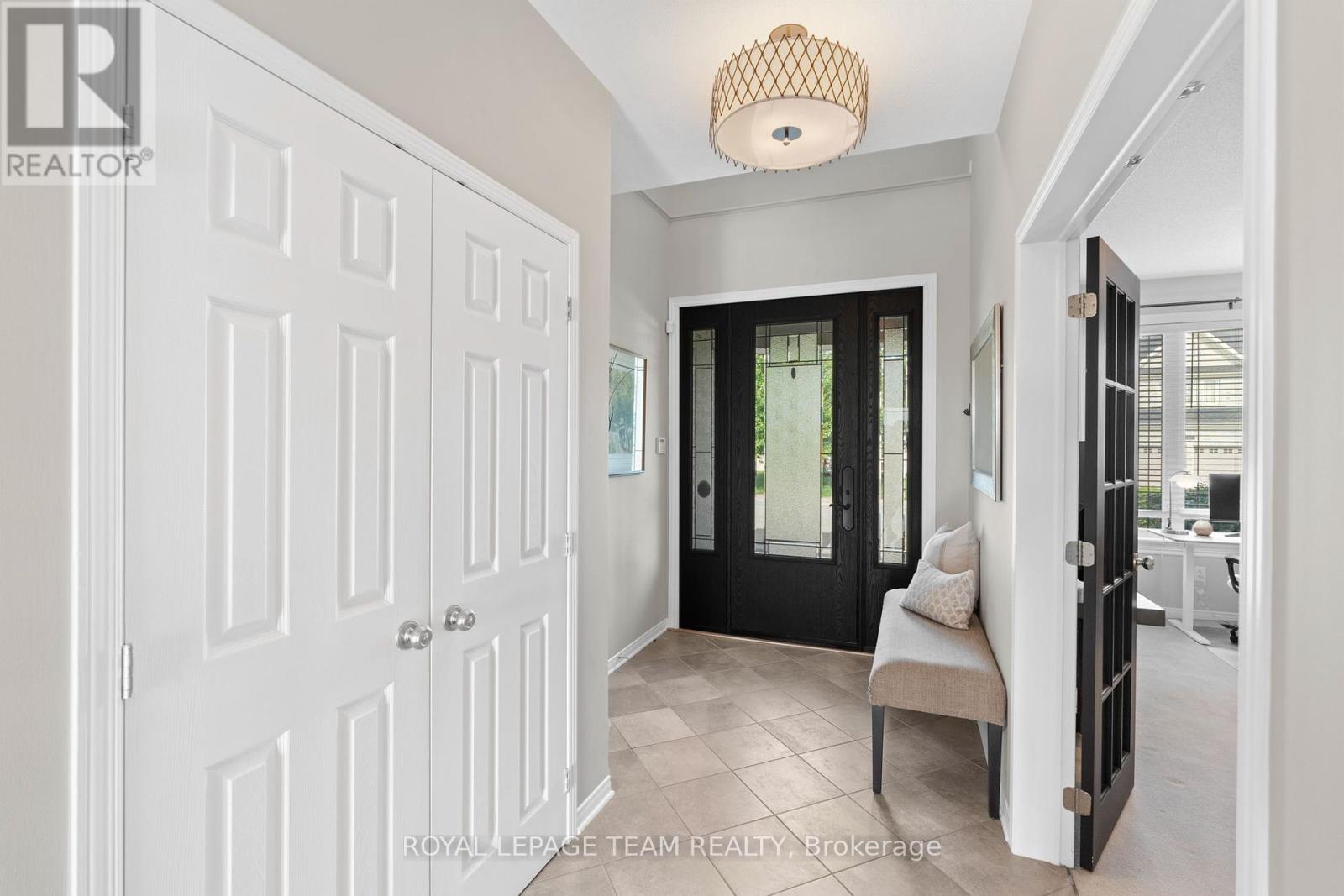 Property at 529 SANDGATE RIDGE image 3