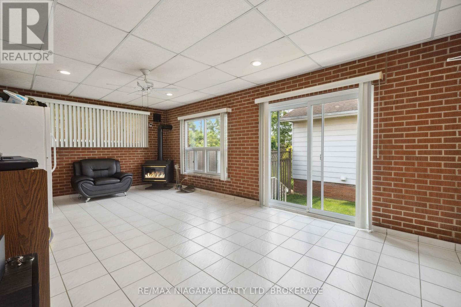3560 Rapids View Drive, Niagara Falls, Ontario  L2G 6C4 - Photo 7 - X12224520